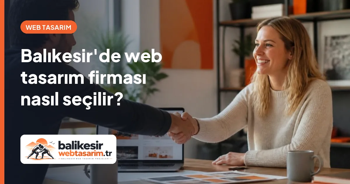 Web tasarım ajansında müşteri ve tasarımcı anlaşma sonrası tokalaşıyor